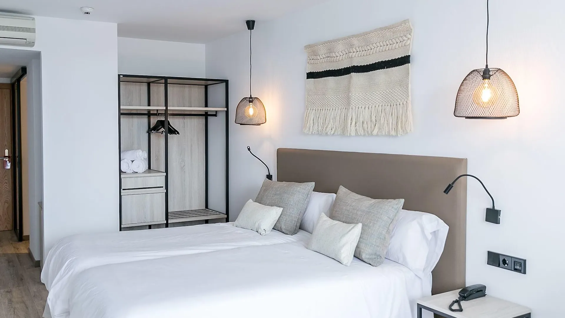 Hotel Sa Clau By Mambo San Antonio Abad